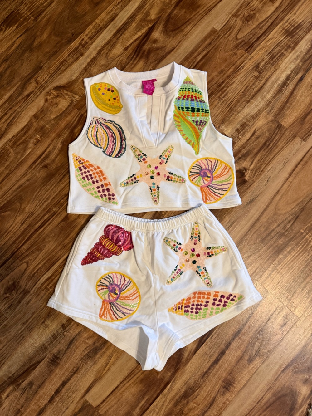 QUEEN OF SPARKLES White Shell & Starfish Embroidered Crop Set